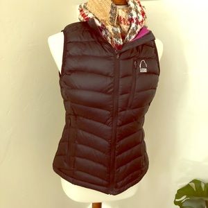 Sierra Design women’s puffed vest in small.